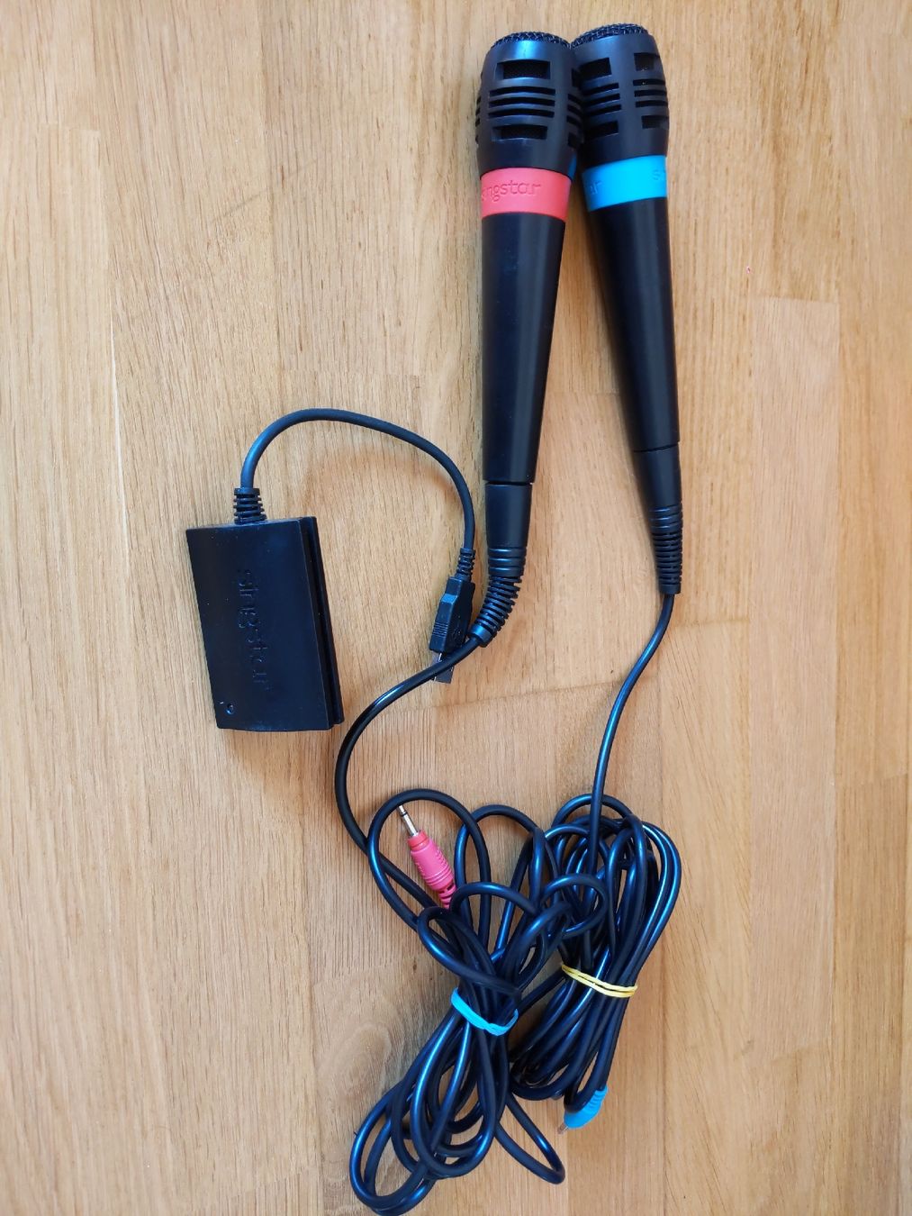 Sony Giochi: SingStar PS2 Paket + Mikrofon – Usato da Unterseen venduto da ain_h852 1