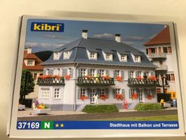Kibri Spur N 37169 Stadthaus mit Balkon und Terrasse neu OVP