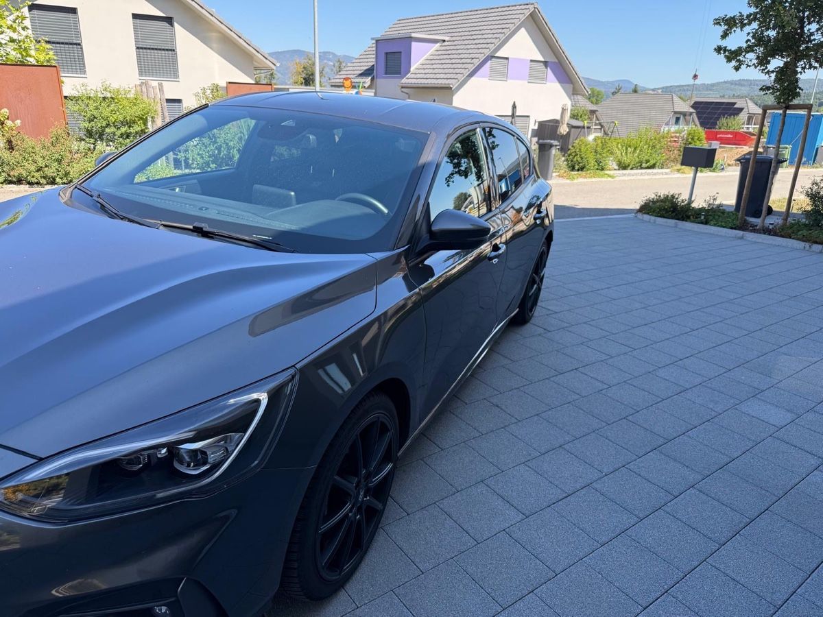 Ford Autos: Ford Focus St 2.3l ecoboost  – D'occasion à Riken AG par liiis_ 1