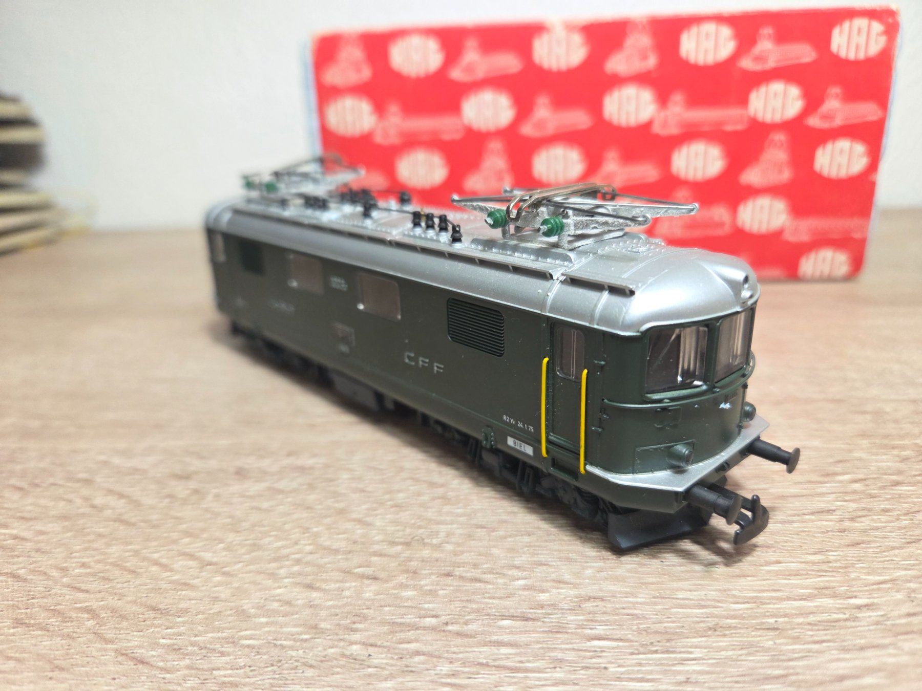 Hag Modellini di ferrovie: Hag 220 E-Lok Re 4/4' SBB H0 – Usato da St-Aubin-Sauges venduto da Lo_Go 3