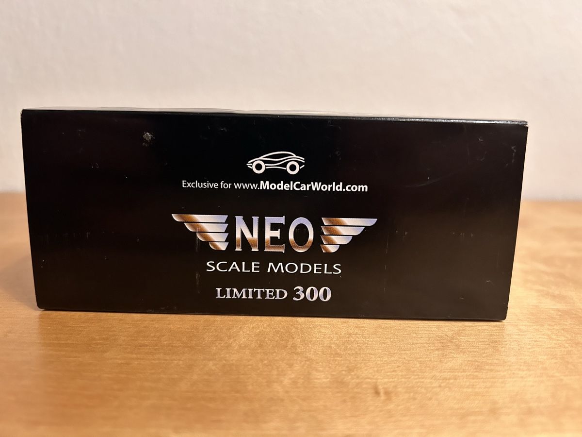 Iso Rivolta GT 1:43 Limited 300 Neo Scale Models (Neu (gemäss ...