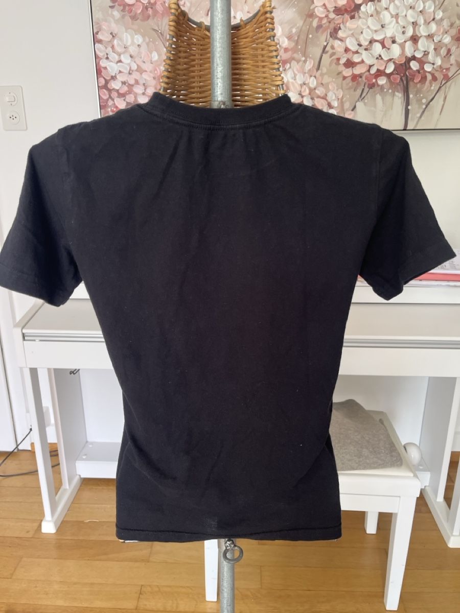 Levi's Blusen, T-Shirts & Tops: Levi's T-Shirt Schwarz, 152 – Gebraucht aus Solothurn von Bobesch08 2