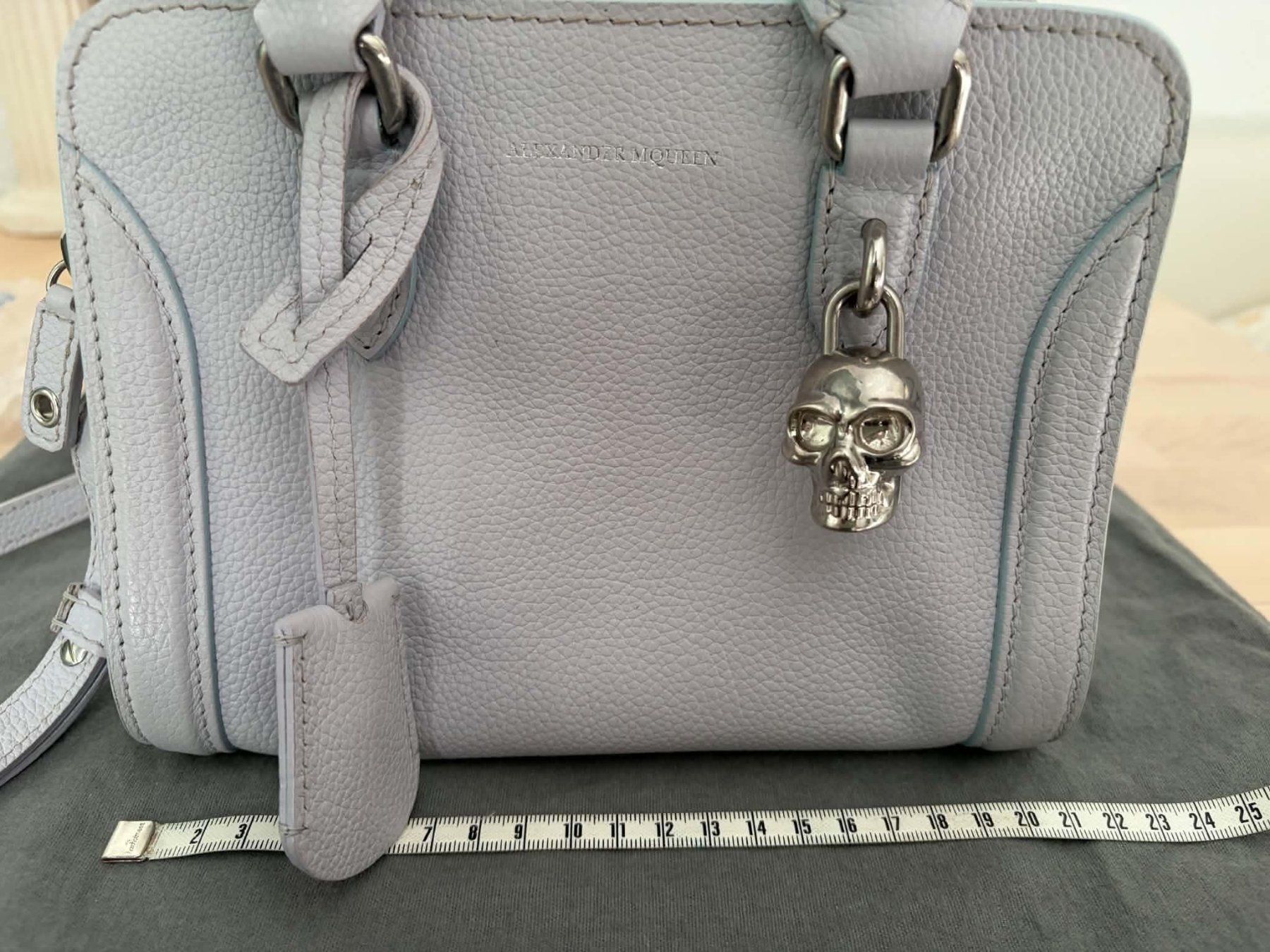 Alexander Mcqueen Taschen für Damen: Alexander McQueen Handtasche – Gebraucht aus Liestal von aarroon