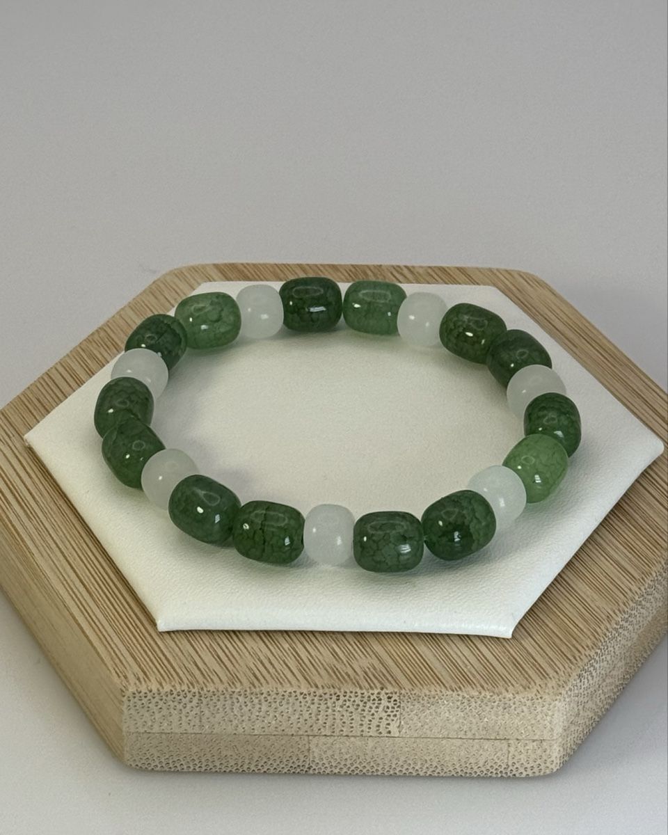 Bracciali & Braccialetti: Jade Green elastic Bracelet / 16cm – Nuovo (secondo la descrizione) da Regensdorf venduto da isatoby9591