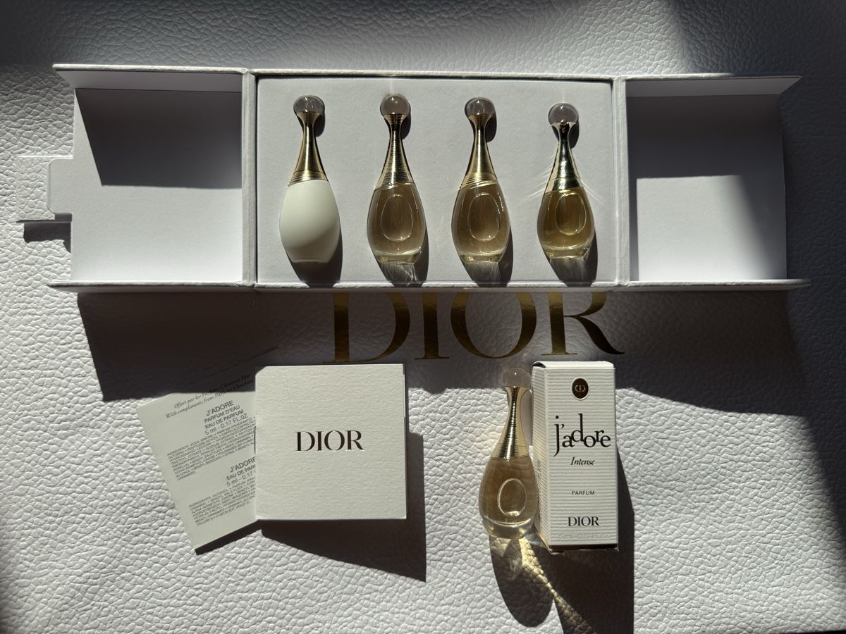 Dior Parfums & Eau de Toilette: Dior j’adore set – Neuf avec emballage d'origine à Luzern par sas_r89l