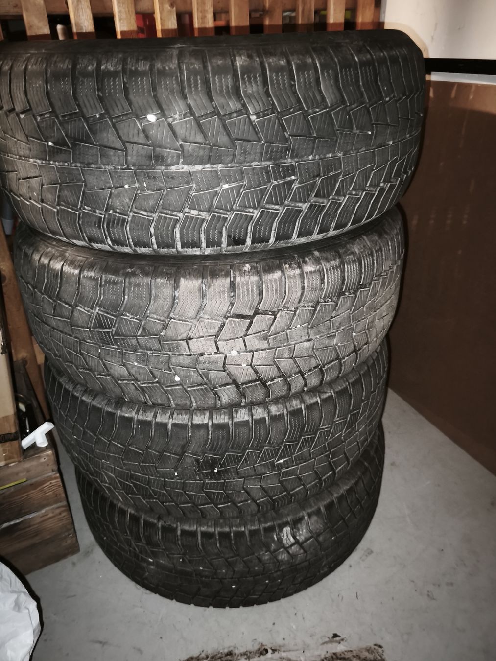 Pneumatici & Ruote complete: Winterreifen 255/55 R18 – Usato da Arbon venduto da verax