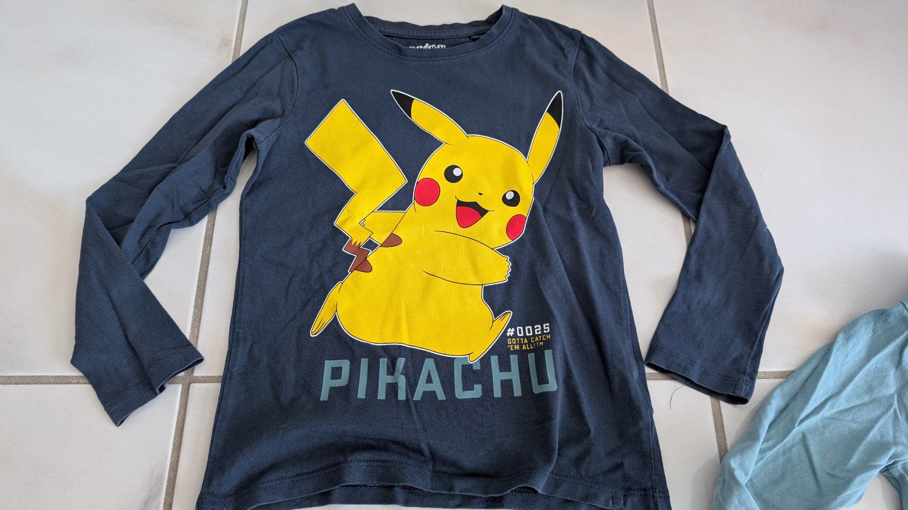 Lotti & Set di vestiti: Pokemon Kleiderpaket - Grösse 122 – Usato da Oberwil-Lieli venduto da meipa3000 1