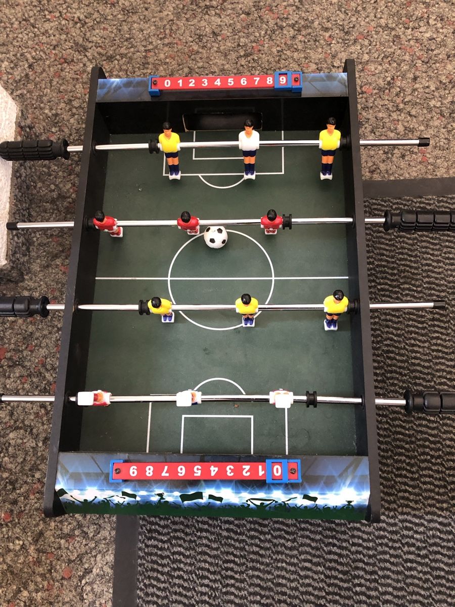 Giochi: Tischkicker Mini Fussballspiel gebraucht – Usato da Arbon venduto da Wladimir1 2