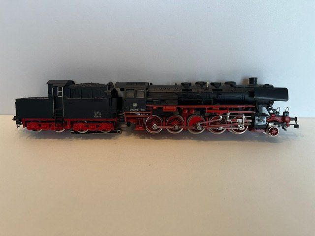 Märklin Modellini di ferrovie: Märklin 3084: Lok. mit Tender, Digital – Usato da Lohn-Ammannsegg venduto da 406peugeot