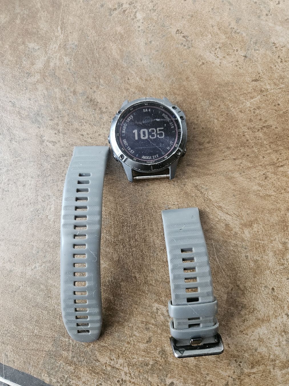 Garmin Smartwatch: Garmin Fenix 6 Pro solar Grau - Ideal für Sportler! – Defekt aus Watt von leo-micky