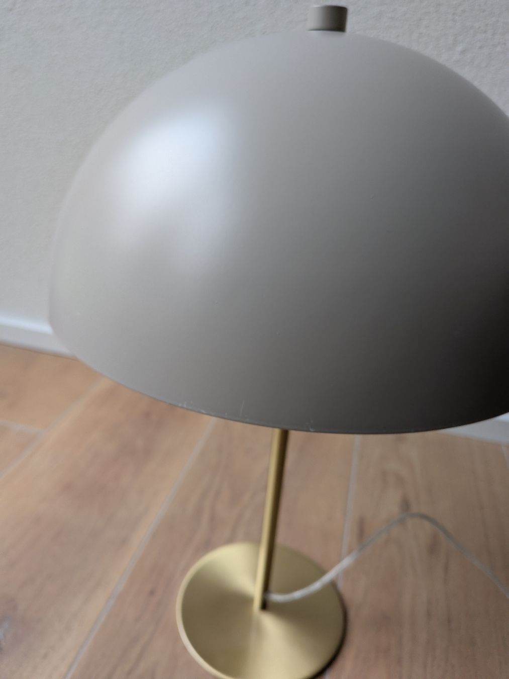 Westwing Lampade: Tischlampe gold/beige Westwing – Usato da Eschenbach SG venduto da SanFranciscoCalifornia 2