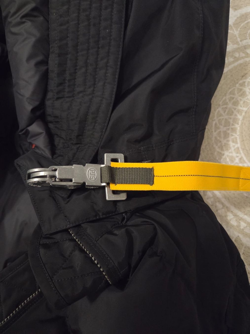 Parajumpers Mäntel: Parajumpers schwarz – Gebraucht aus Niederglatt ZH von livsca99 2