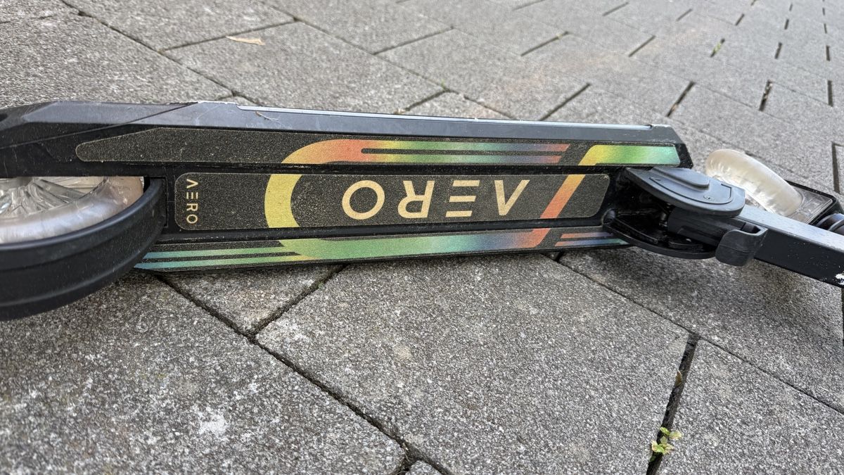 Kickboard: Aero Scooter Trotti mit LED Rädern – Usato da Steinhausen venduto da inmumi 2