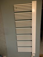 Badheizkörper Zehnder weiss elektrisch 600W gebraucht