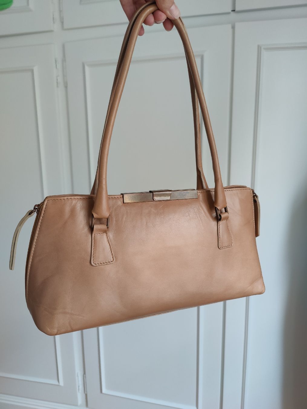 Taschen für Damen: Vintage Tan Leather Structured Shoulder Bag – Gebraucht aus La Tour-de-Peilz von dAutrefois 8