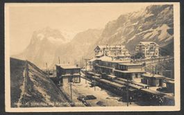 Kleine Scheidegg Bahnhof mit Zügen und Wetterhorn