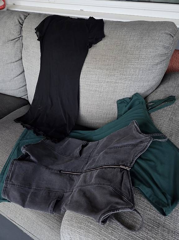 Lotti di vestiti: Sommerkleider & Jumpsuit Set Gr. S – Usato da Winterthur venduto da Janine18 2