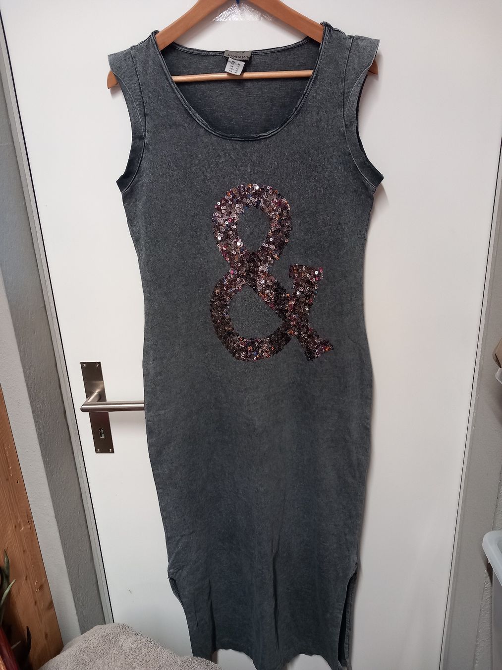 Robes: MANDARIN Jerseykleid Gr.40 dunkelgrau – D'occasion à Gwatt (Thun) par umwelt-brocki