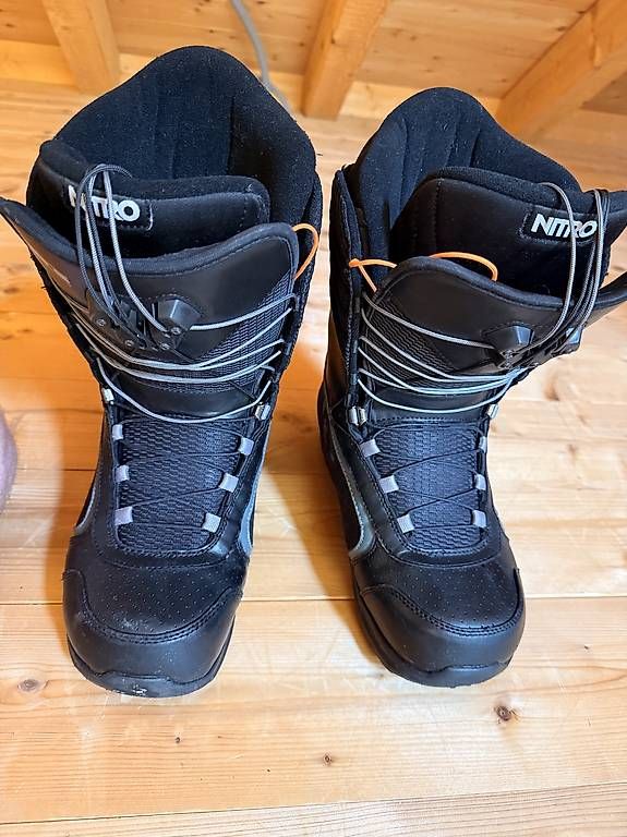 Scarpe da uomo: Nitro TLS Snowboardschuhe mit Bindung Gr. 43 – Usato da Walenstadt venduto da Manow3