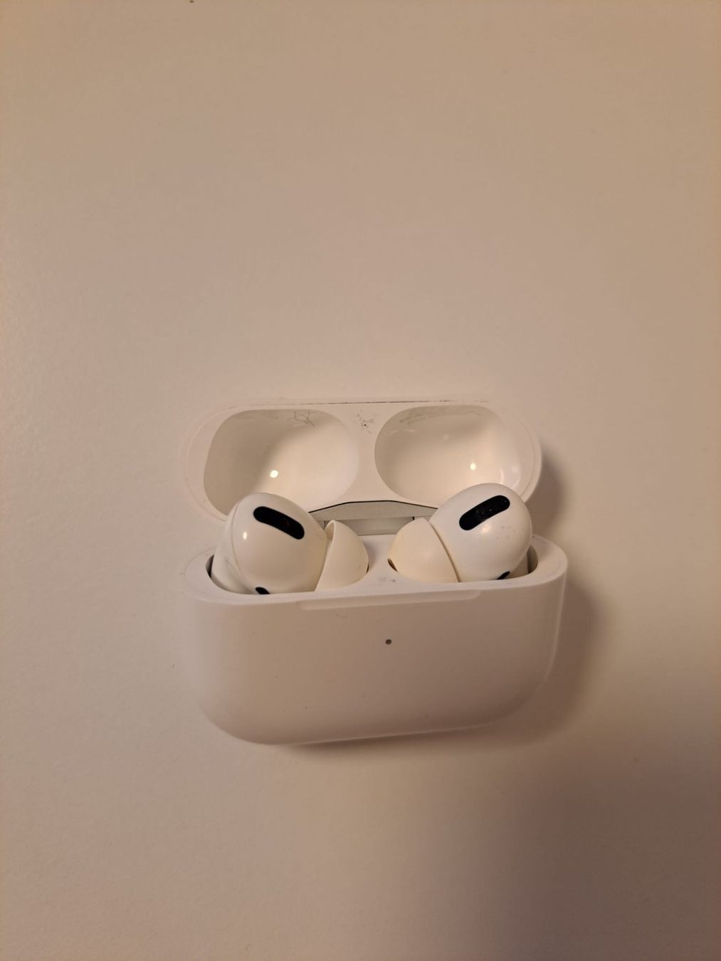 Apple Cuffie: Apple Airpods – Usato da Menzingen venduto da Fleischklopfer