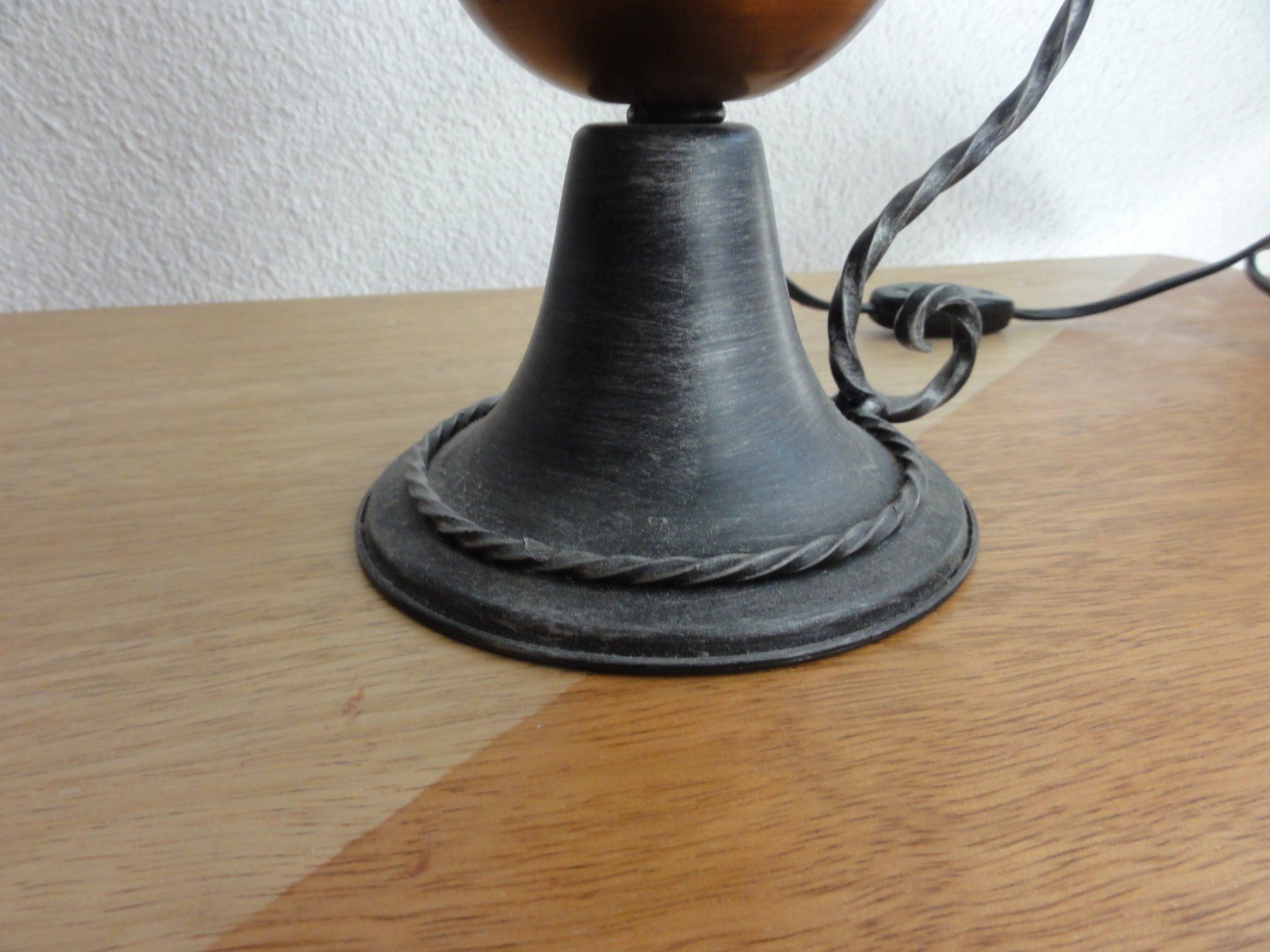 Lampen: Tischlampe mit Glas Lampenschirm – Gebraucht aus Steffisburg von Robinh.17 6