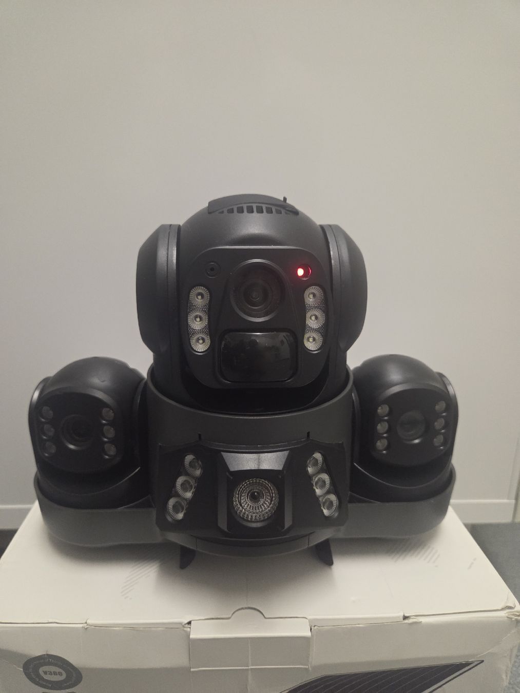 Videocamere: V380 Smart Net Camera mit Solarpanel und 3 Linsen – Usato da Allschwil venduto da Zora_26 1