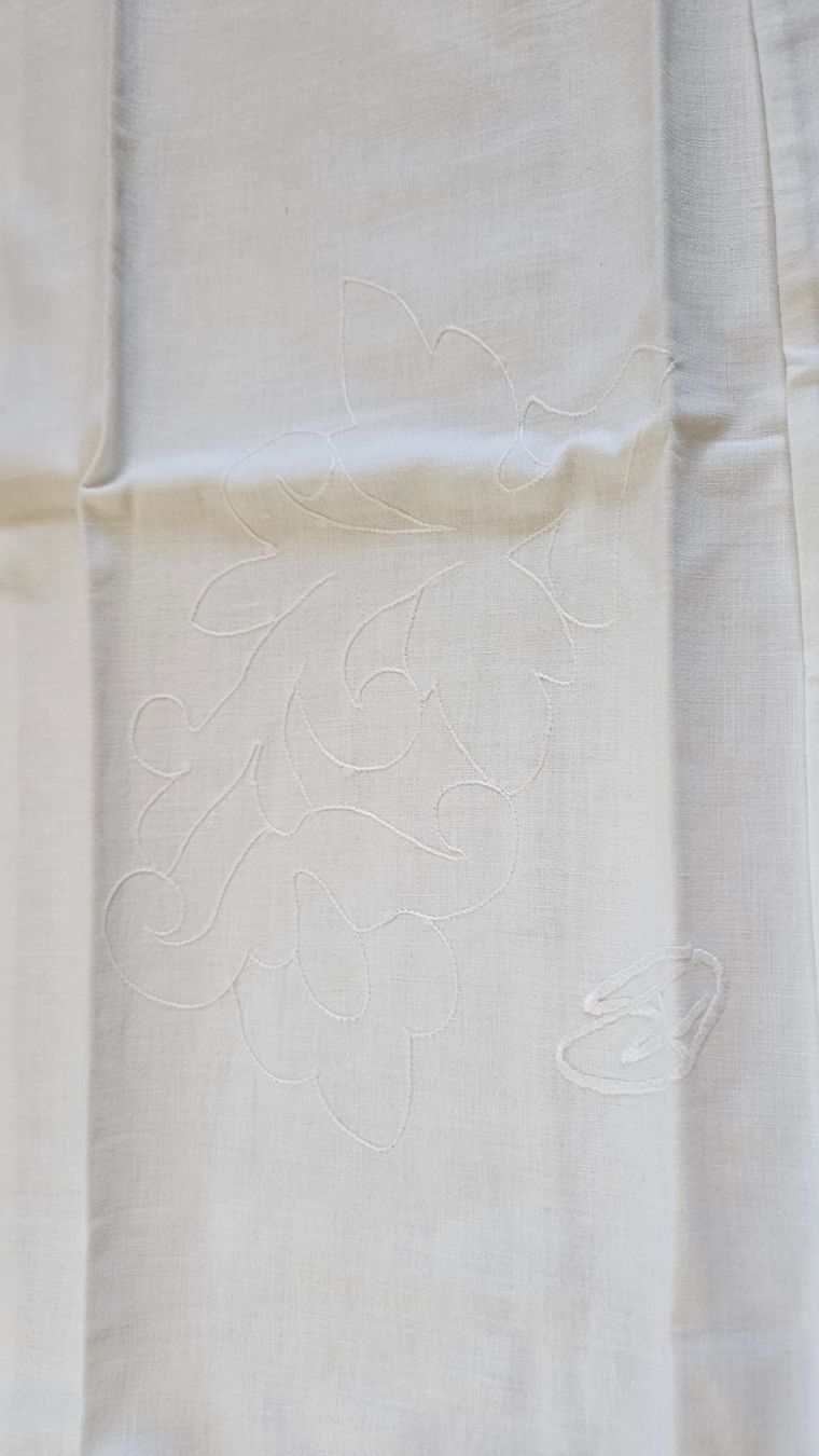 Biancheria da letto: 3 lenzuolini bianchi ricamati 42x82 cm – Usato da Melano venduto da H-Sara 2