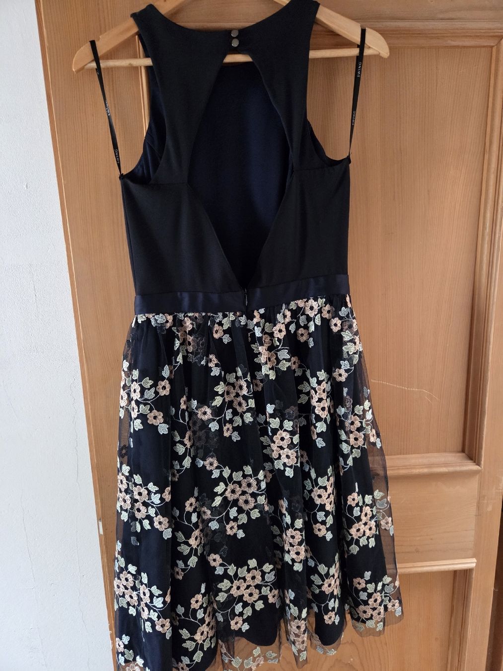 Robes: Abendkleid – Neuf (Voir description) à Zernez par fla_jdt6 1
