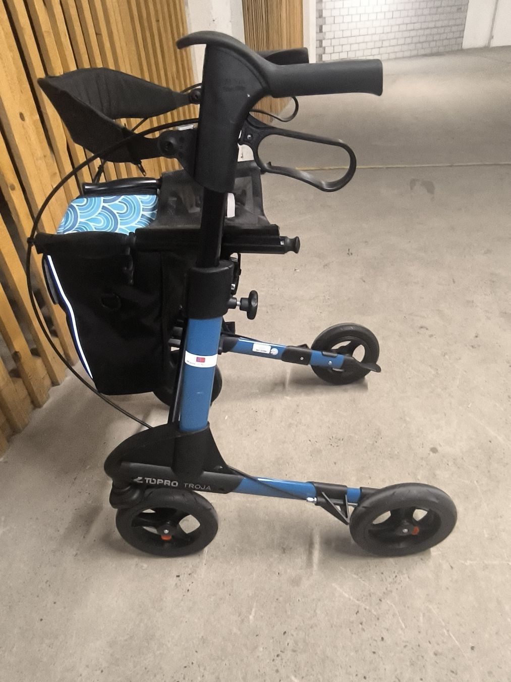 Gehhilfen: Rollator Topro Troja 2G M – Gebraucht aus Allschwil von BezoBezo 2