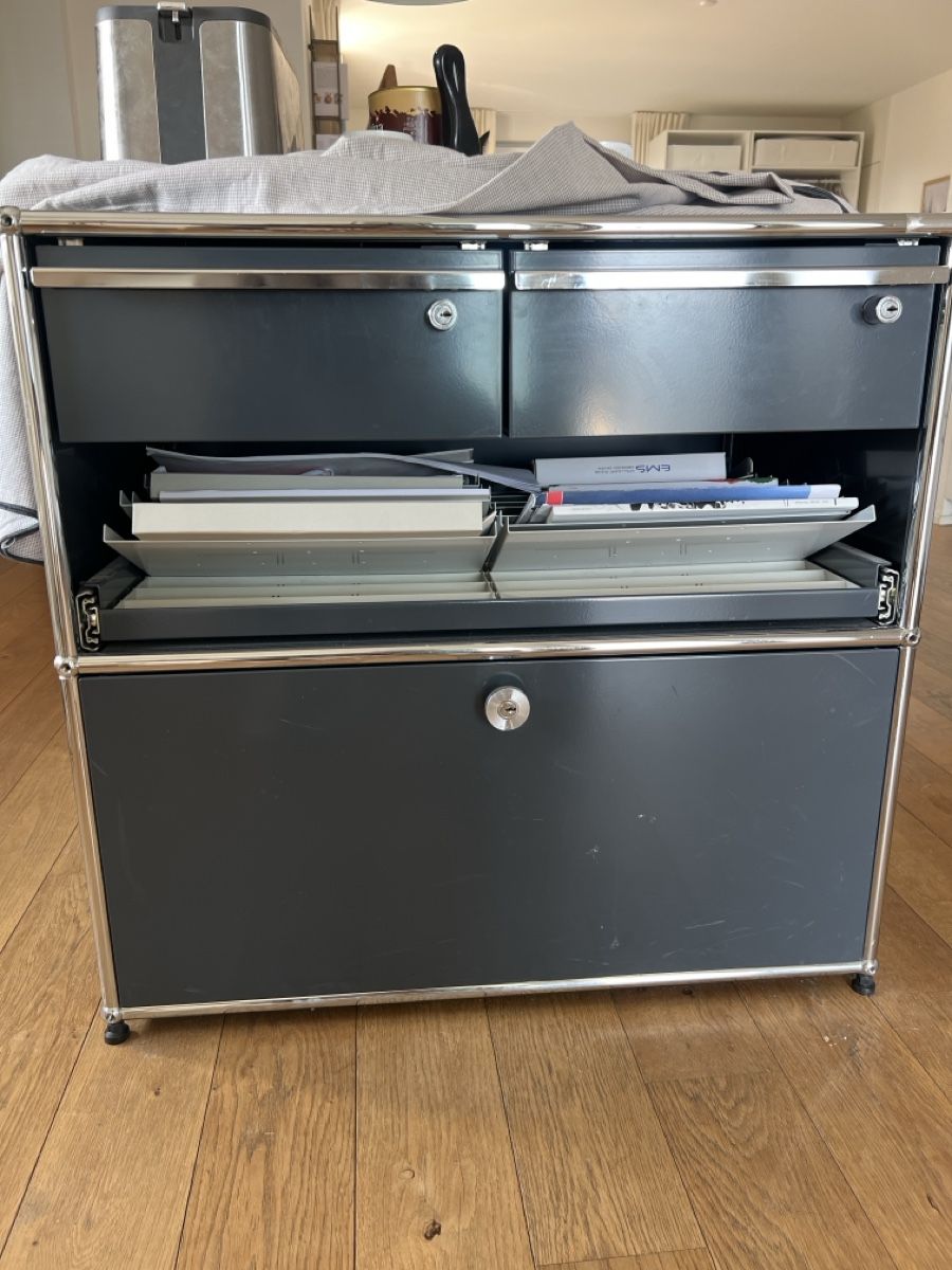 Kommoden: USM Haller Sideboard in Anthrazit - Top Zustand! – Gebraucht aus Horgen von susu6969