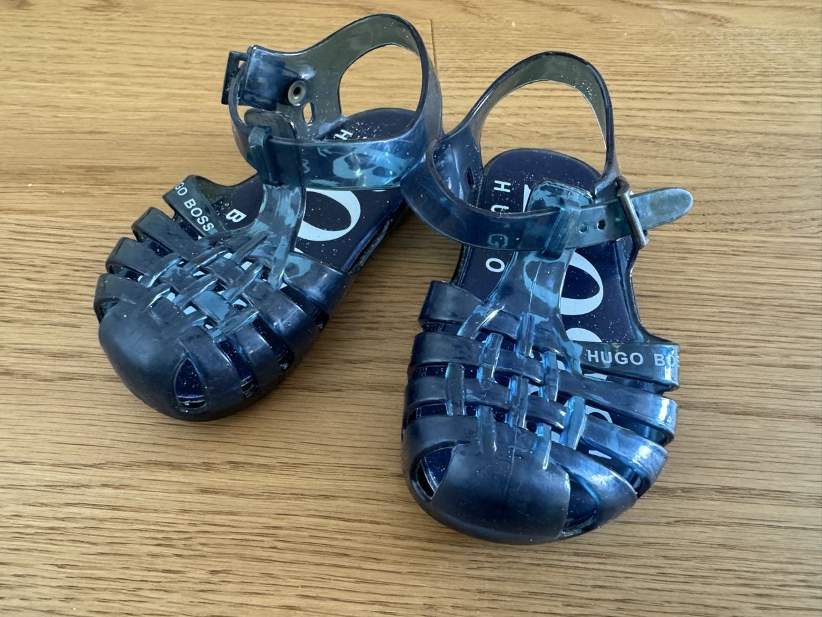 Hugo Boss Chaussures garçon: Hugo Boss Sandalen Gr. 22 – D'occasion à Genthod par Tidus04