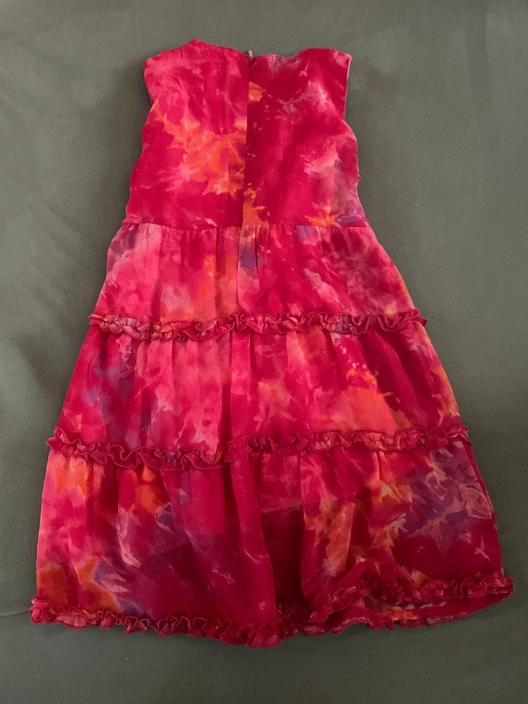 Vestiti & Gonne: Schmuckes Kleid / Rock, Gr. 104 – Usato da Horgen venduto da Feli39 1