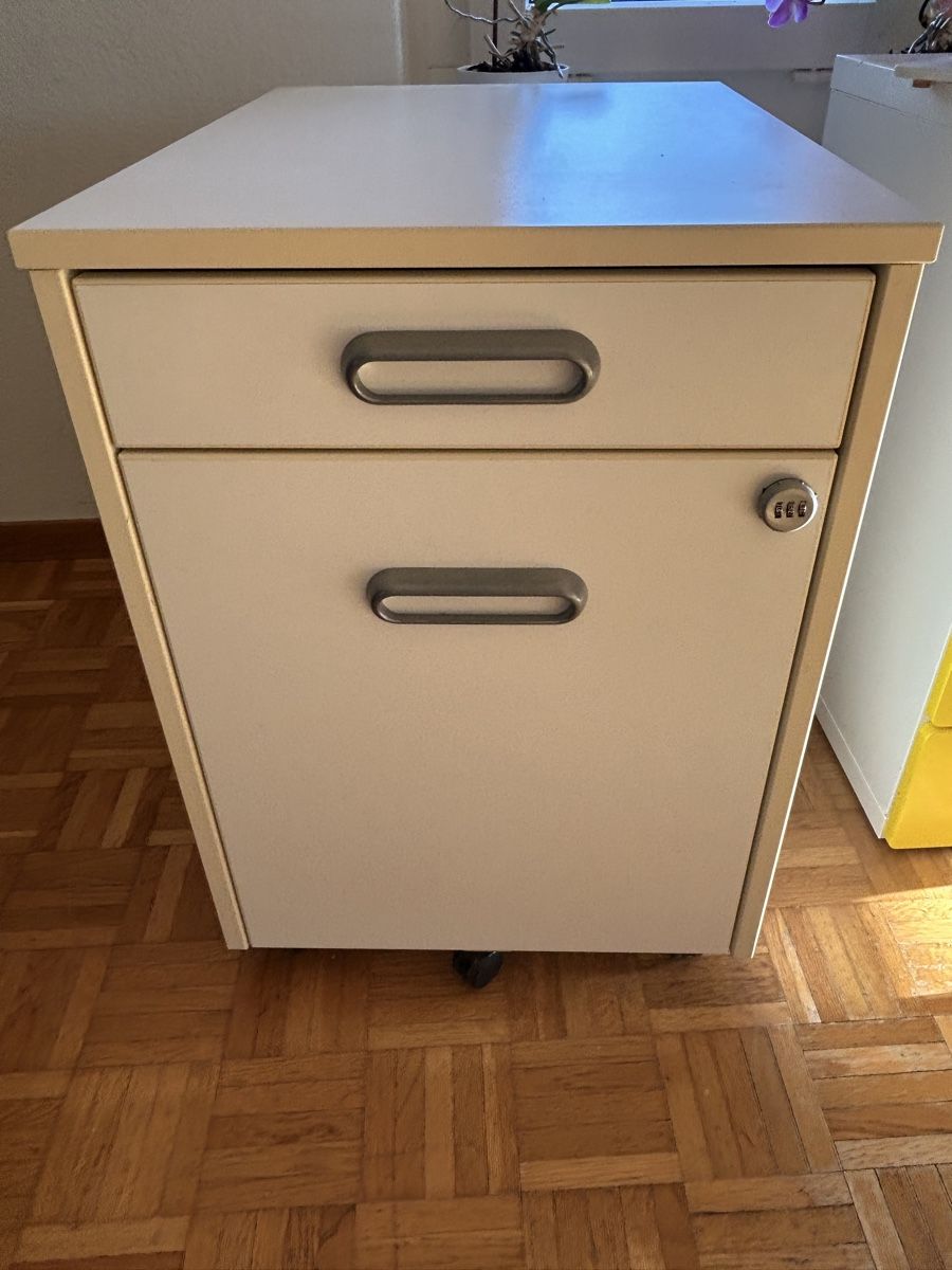 Ikea Banconi: Bürocontainer/Rollcontainer  – Usato da Zürich venduto da Seesaufen