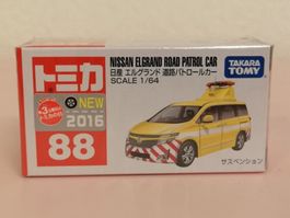 Tomica 88 Nissan Elegrand Road Patrol