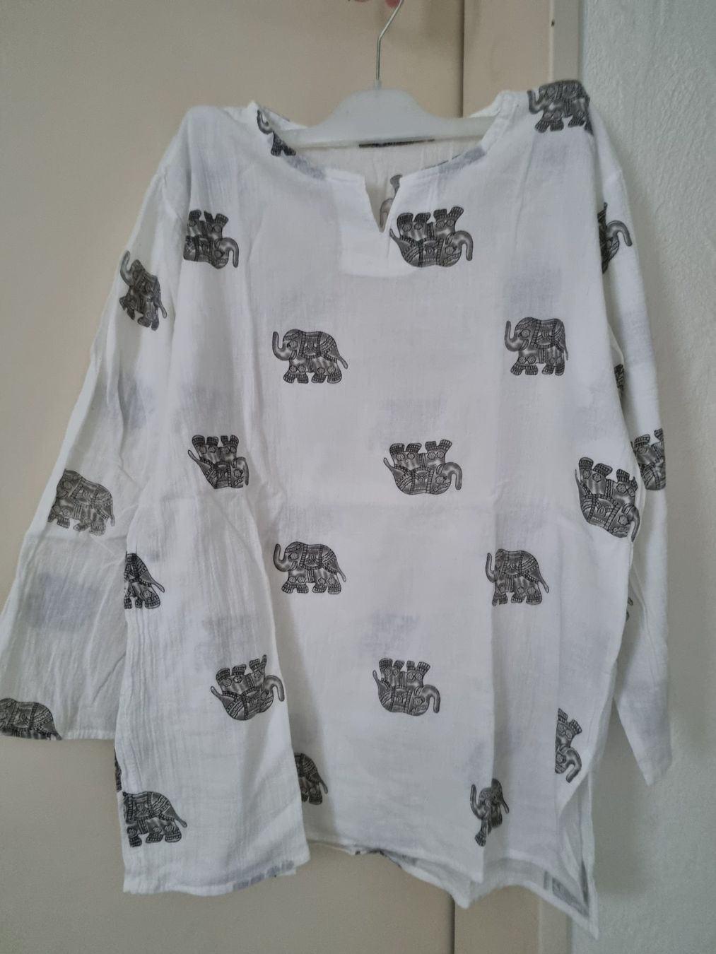Camicette: Bluse , Shirt Gr.M mit Elefanten – Nuovo (secondo la descrizione) da geroldswil venduto da Gumball1 1