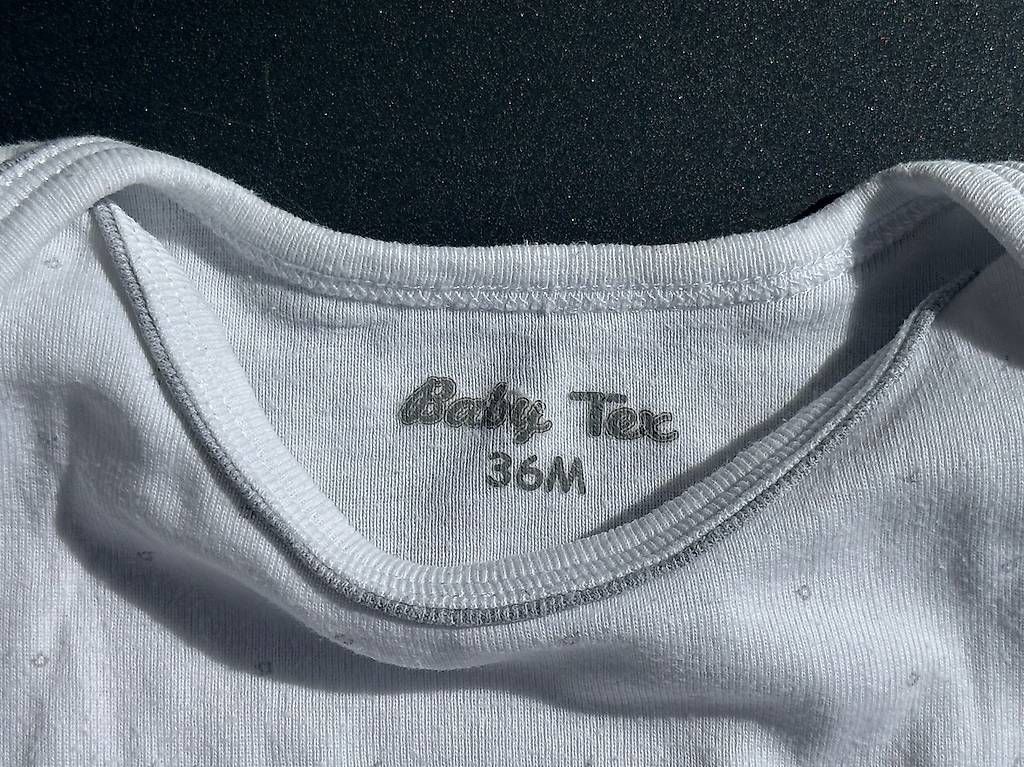 Lotti & Set di vestiti: 4 Body (3 ans / 36 mois) – Usato da Petit-Lancy venduto da vaj_1213 3