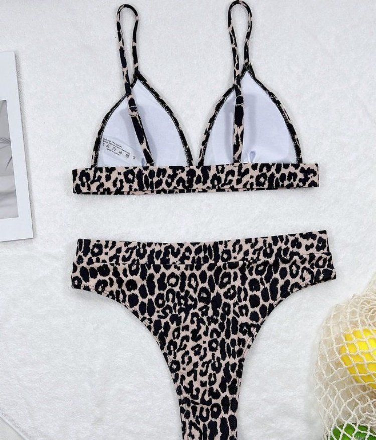 Costumi da bagno & Bikini: Leoparden Moderno Badeanzug - S M L – Nuovo e nell'imballaggio originale da Lausanne venduto da MONO-SELECTION 2