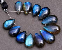 Cabochon Set L-3627 – 12 Stück Feuer Labradorit mit Loch 77K