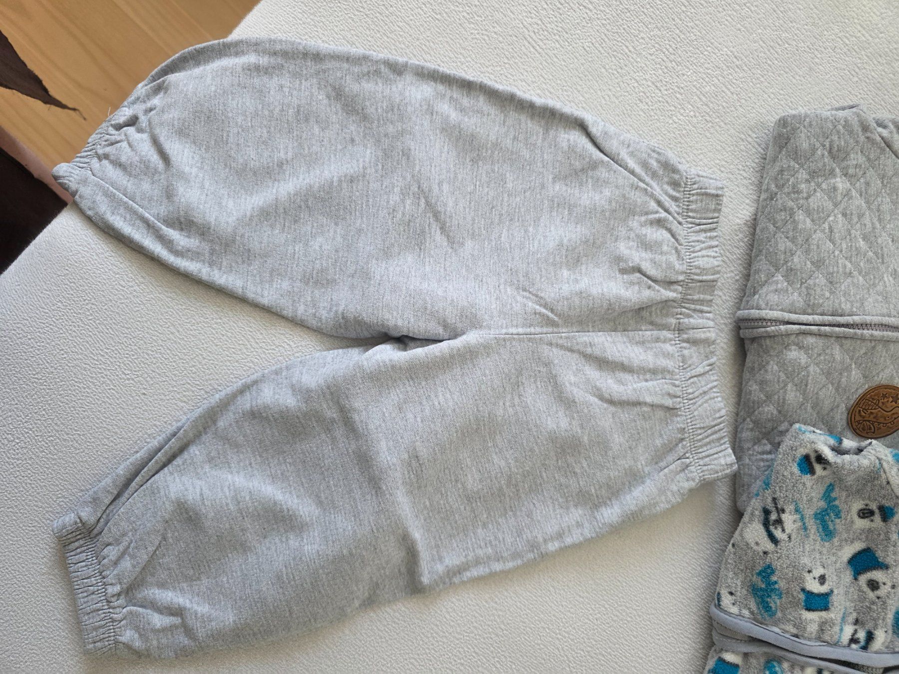 Lotti & Set di vestiti: Kinder Kleiderpaket in der Grösse 86. – Usato da Tann venduto da Gyzer6 3