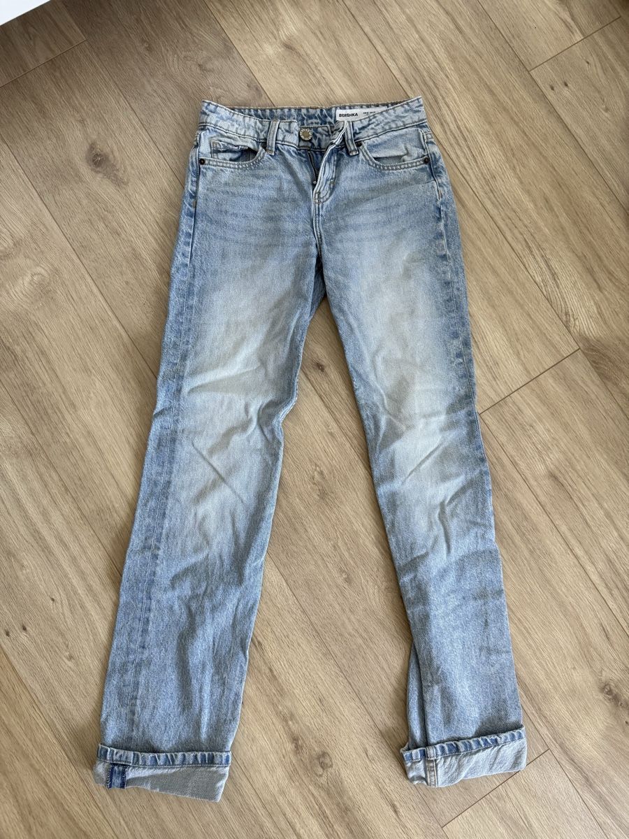 Bershka Lotti & Set di vestiti: Damen Jeans Bundle mit 6 Paar Jeans - Neu!  – Nuovo (secondo la descrizione) da Steffisburg venduto da tschakusei 9