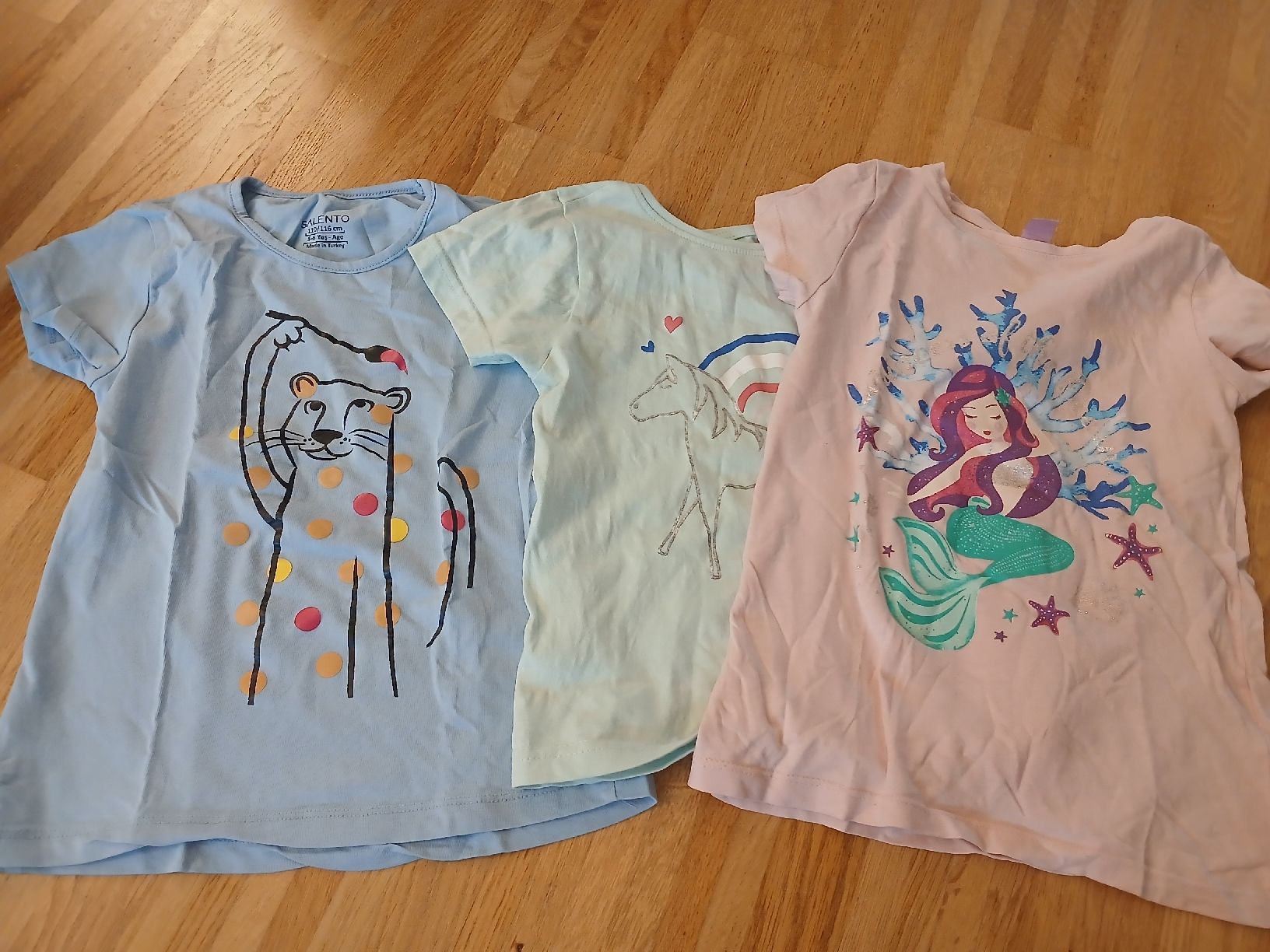 Blusen, T-Shirts & Tops: T-Shirts Gr 116 – Gebraucht aus Münchwilen TG von miwirz