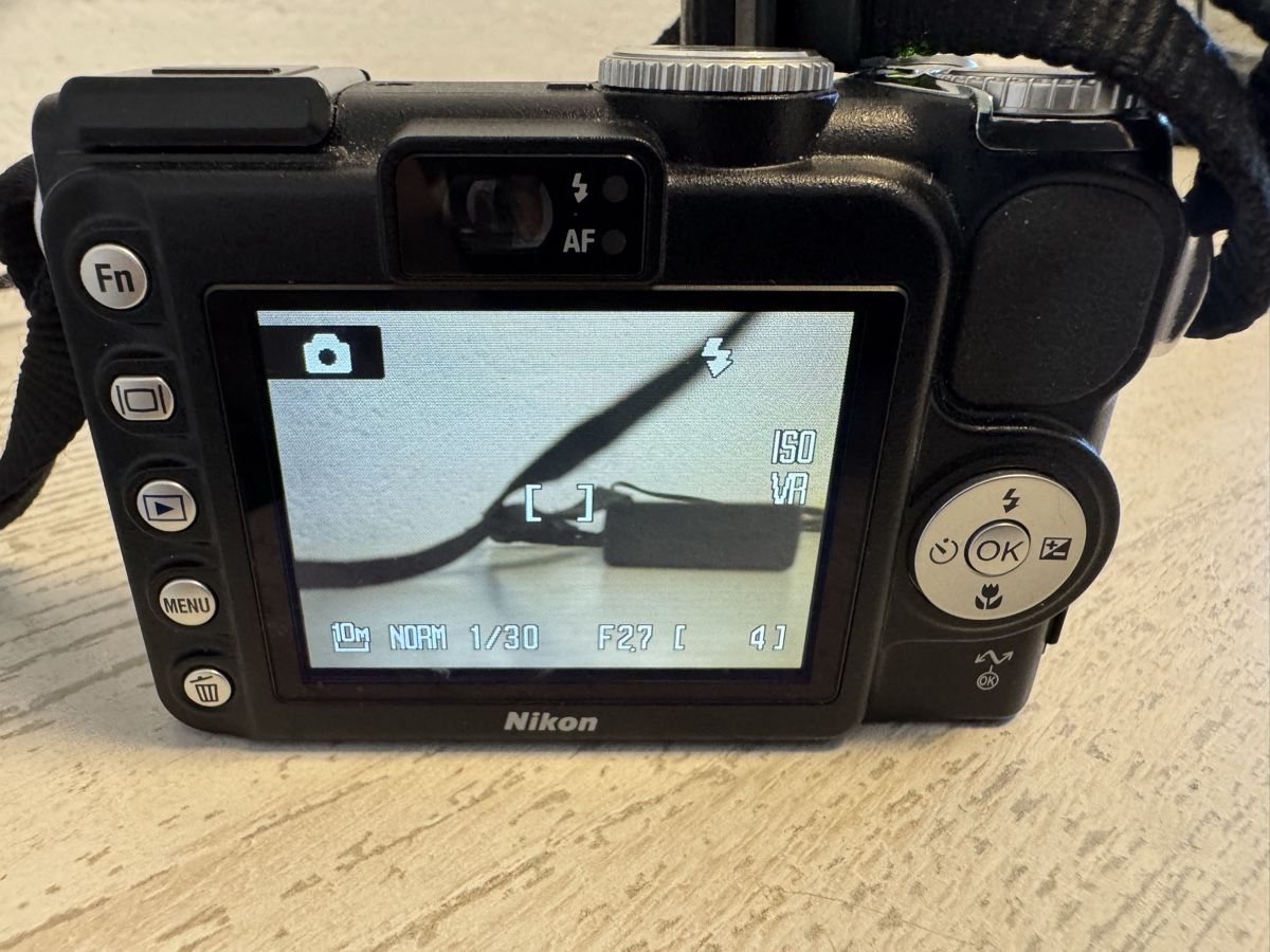Nikon Appareil photo: Nikon coolpix p5000 digitalkamera – D'occasion à Zunzgen par milesdavis76 2