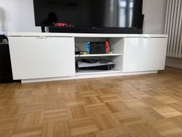 Weisses TV- und Medienmöbel – Wie neu