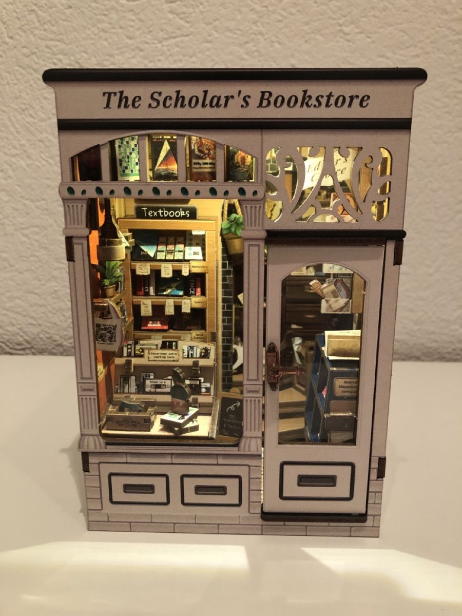 Tutte le decorazioni: The Scholar's Bookstore - Book Nook – Usato da Zollikofen venduto da DelNero