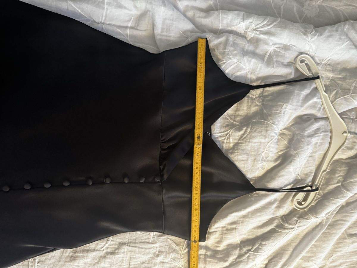 Zara Vestiti: Schwarzes Satinkleid von Zara Gr. M – Nuovo (secondo la descrizione) da St. Gallen venduto da mic_y2tq 4