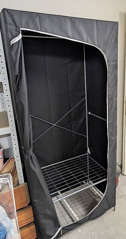 Armadi: Stoffschrank gratis abzugeben – Usato da Hüttwilen venduto da frolens123 1