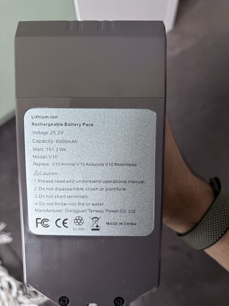 Dyson Staubsauger & Zubehör: Dyson V10 Staubsauger – Gebraucht aus Zürich von mme95 2
