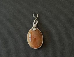 Kettenanhänger mit Edelstein Karneol