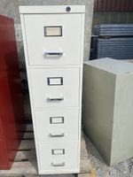Lista Schrank Metall 4 fach