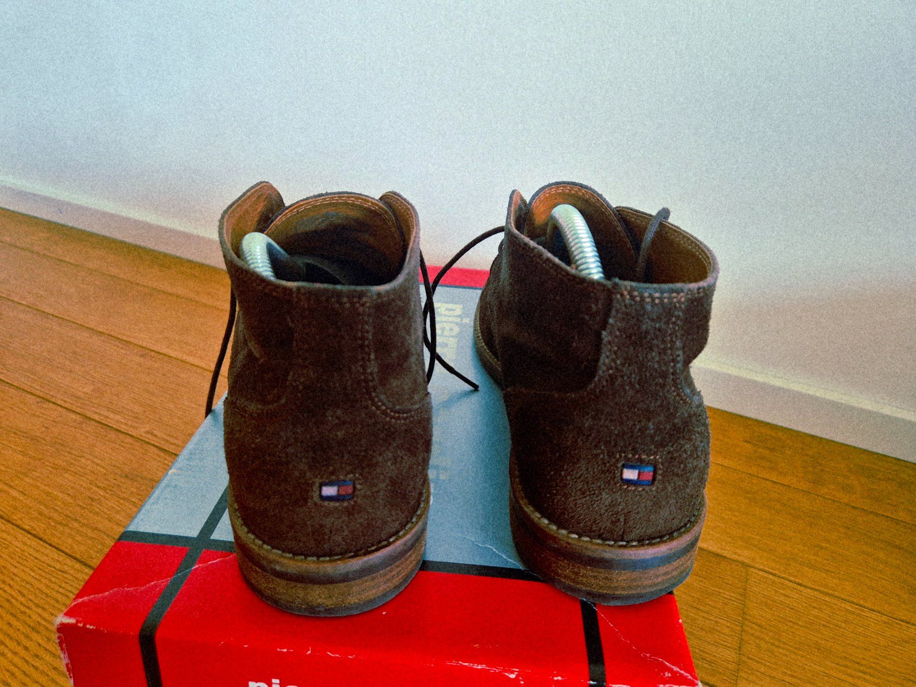 Scarpe da uomo: Botines Tommy Hilfiger taille 40 – Usato da Genève venduto da Talhinho 1